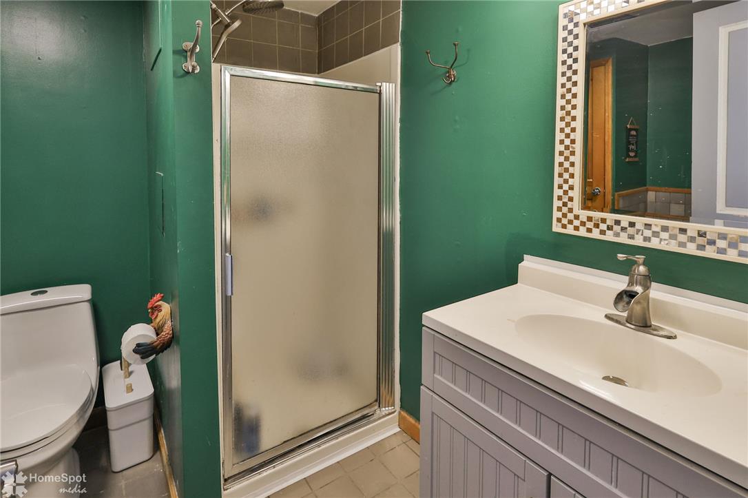 60 Sassafras Road Lehighton, PA 18235 - Photo 23 of 36 Full bath with glass shower and Jacuzzi tub