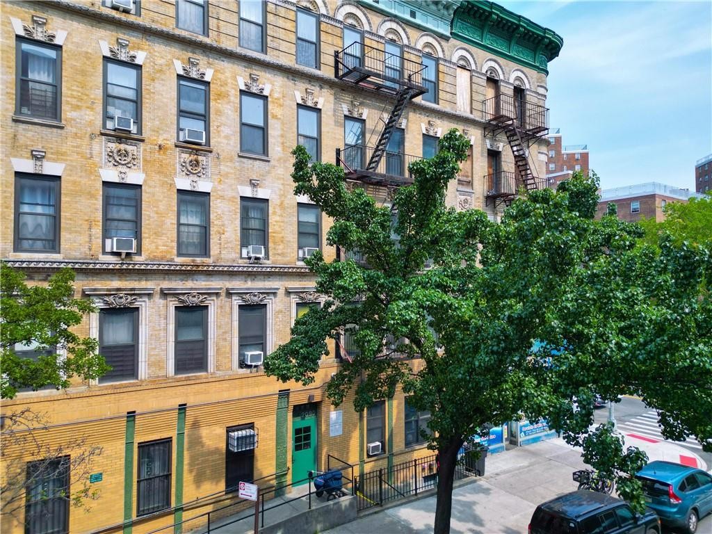 2090 Madison Avenue, Unit 4D Manhattan, NY 10037 - Photo 2 of 19 Photo 2