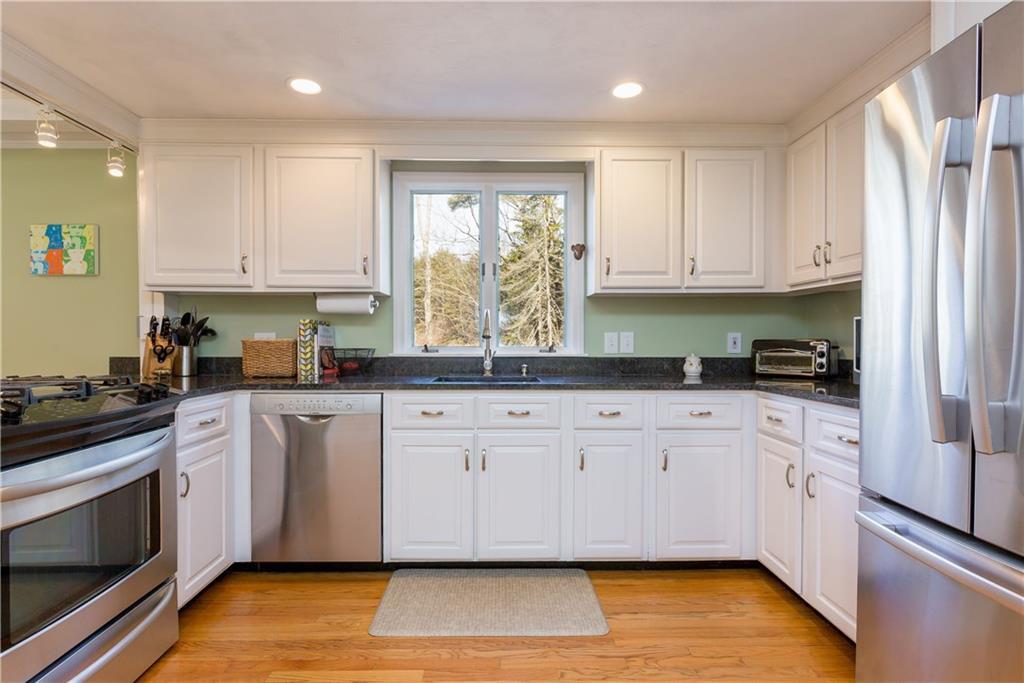 7 Pine Point Road Cape Elizabeth, ME 04107 - Photo 13 of 35 Photo