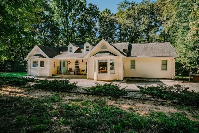 $450,000 | 433 Foster Lake Road, Blacksburg, SC 29702