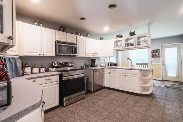 $450,000 | 433 Foster Lake Road, Blacksburg, SC 29702