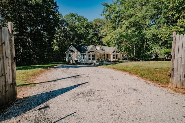 $450,000 | 433 Foster Lake Road, Blacksburg, SC 29702