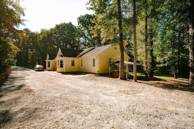 $450,000 | 433 Foster Lake Road, Blacksburg, SC 29702