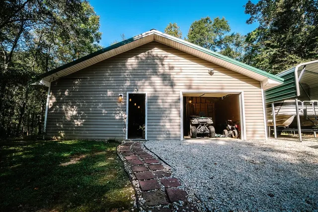 $450,000 | 433 Foster Lake Road, Blacksburg, SC 29702