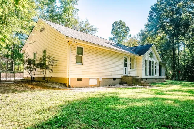 $450,000 | 433 Foster Lake Road, Blacksburg, SC 29702