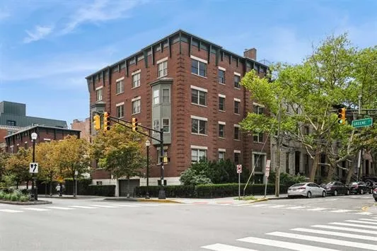 $1,124,000 | 63 Sussex Street, Unit 7, Jersey City, NJ 07302