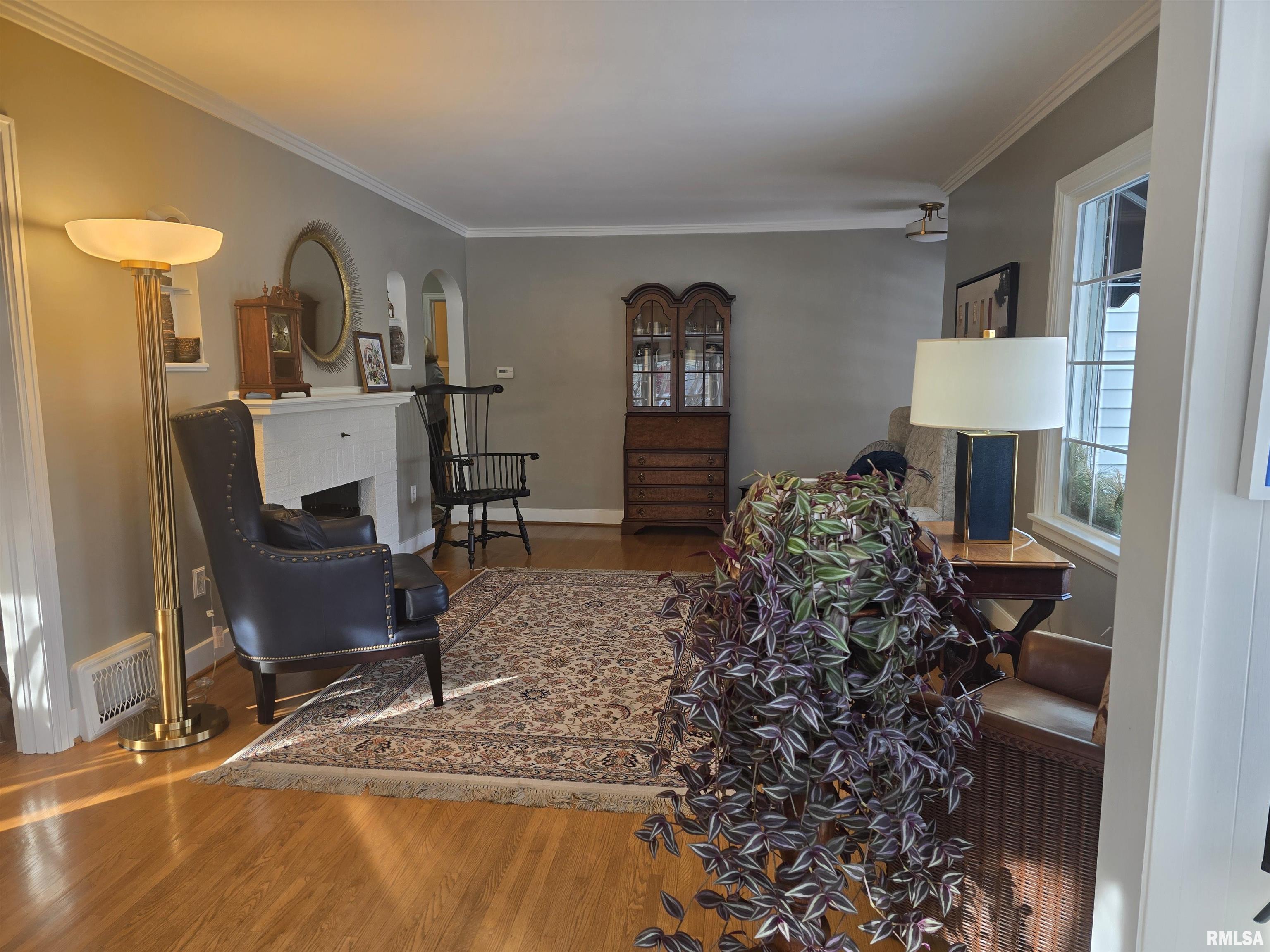 310 North Ave B Canton, IL 61520 - Photo 13 of 77