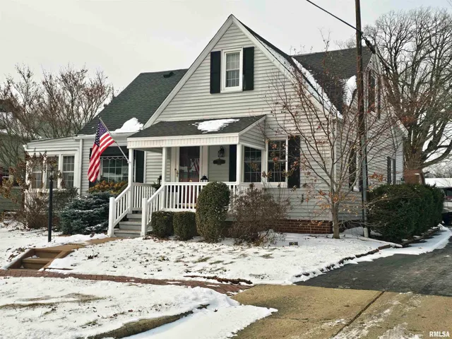 $169,900 | 310 North Ave B, Canton, IL 61520