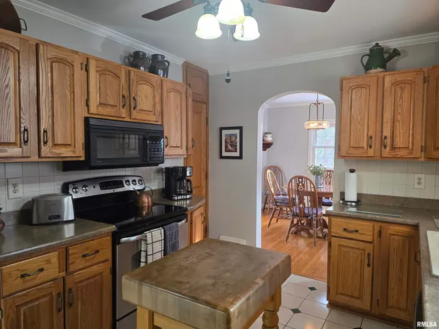 $169,900 | 310 North Ave B, Canton, IL 61520