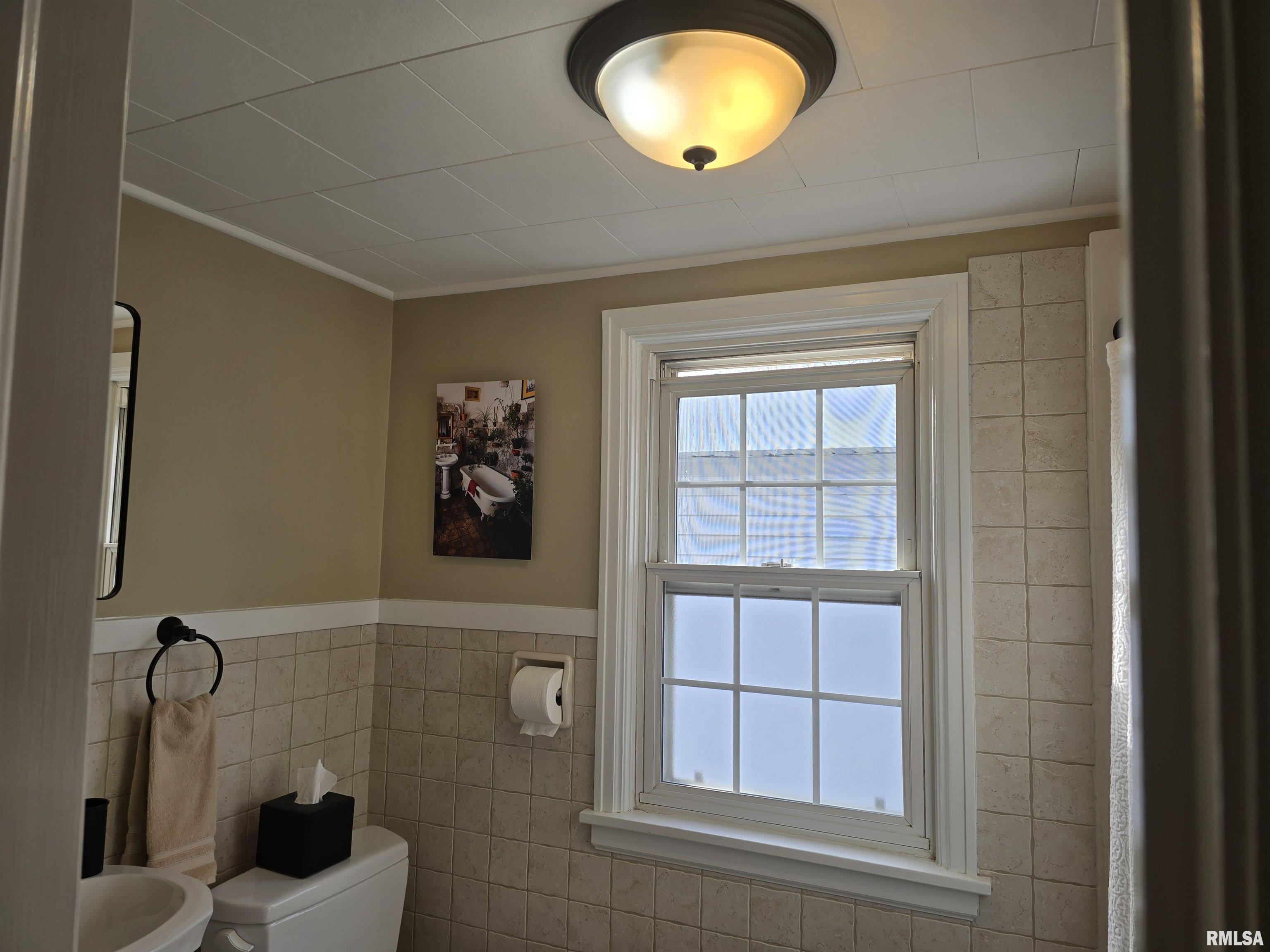 310 North Ave B Canton, IL 61520 - Photo 50 of 77