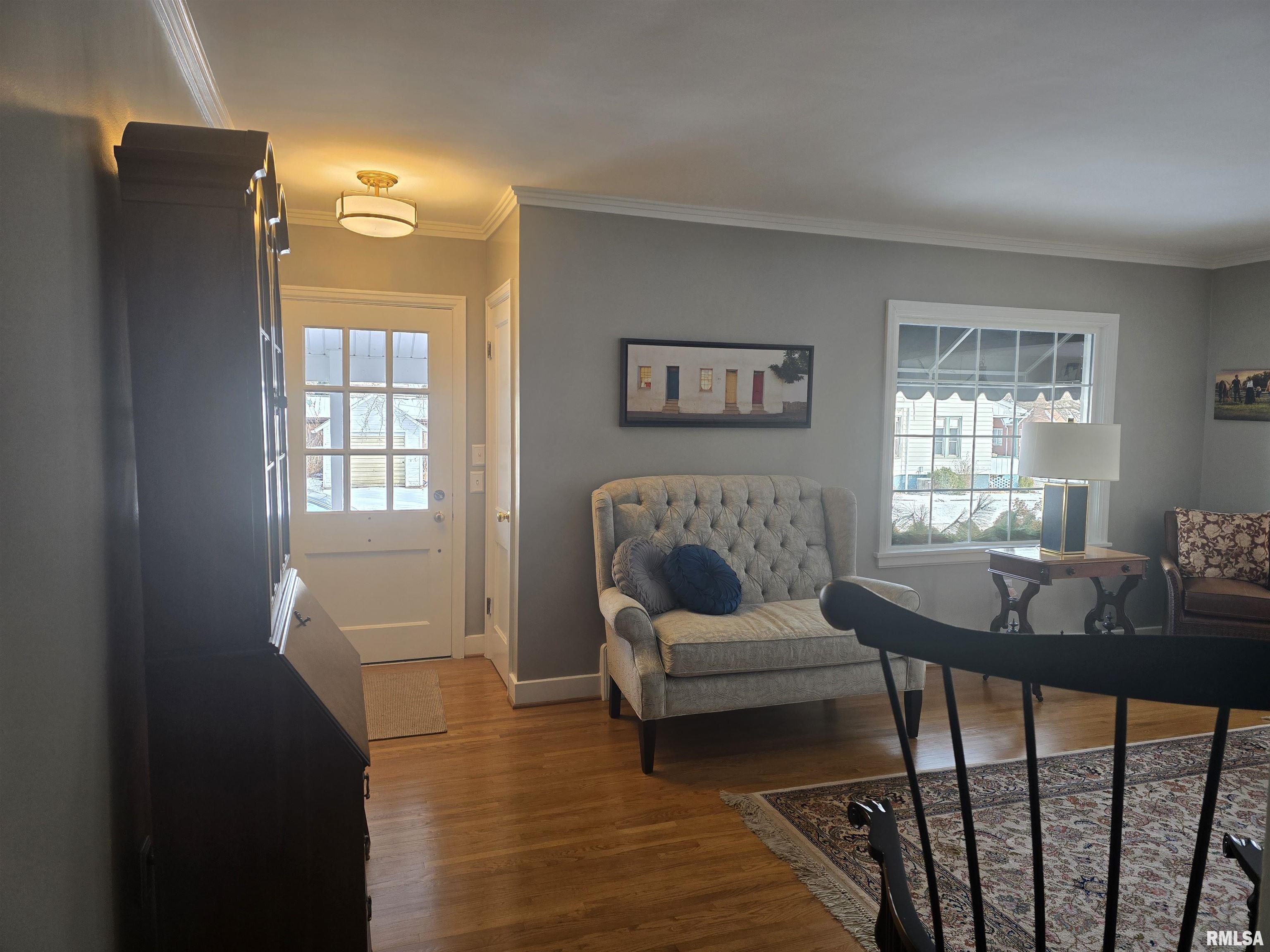 310 North Ave B Canton, IL 61520 - Photo 5 of 77