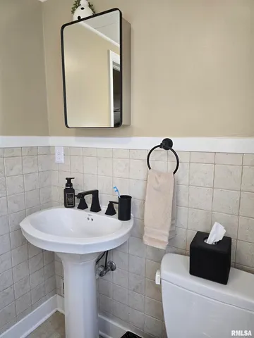 $169,900 | 310 North Ave B, Canton, IL 61520