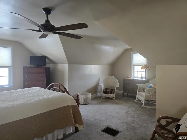 $169,900 | 310 North Ave B, Canton, IL 61520