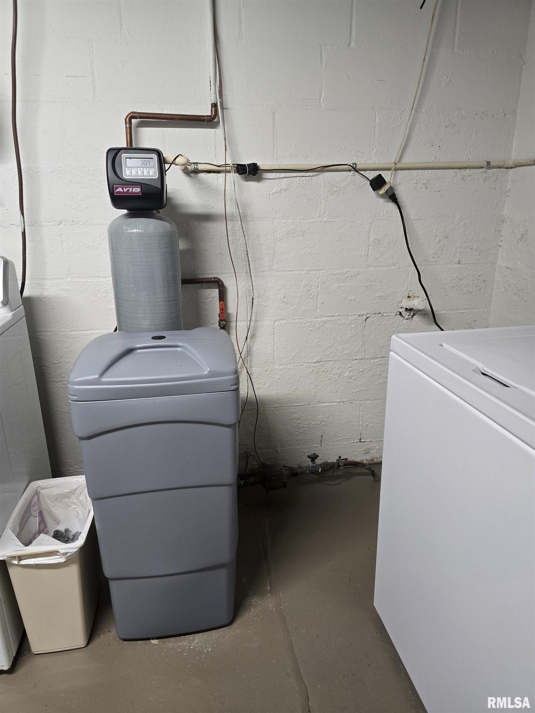 310 North Ave B Canton, IL 61520 - Photo 70 of 77