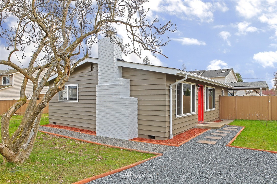 12103 Gibson Road Everett, WA 98204 - Photo 1 of 19 Gallery Image 1