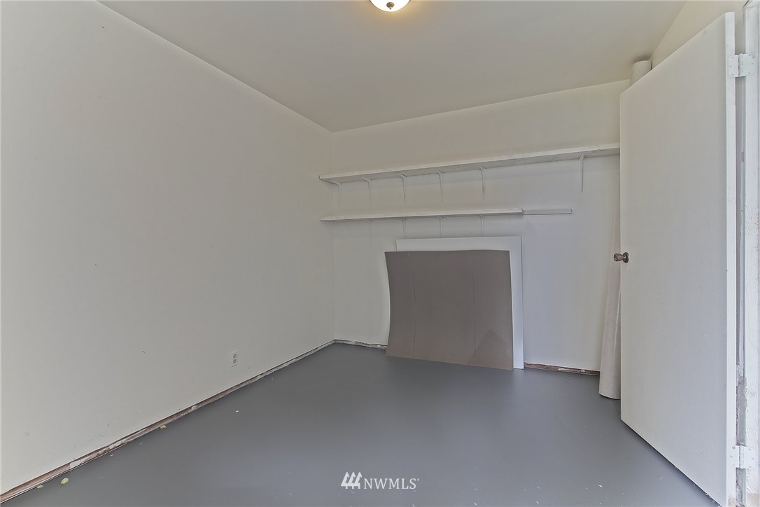 12103 Gibson Road Everett, WA 98204 - Photo 14 of 19 Gallery Image 14