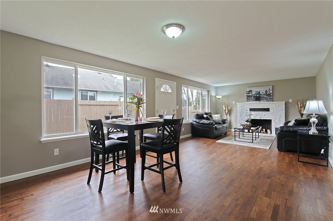 12103 Gibson Road Everett, WA 98204 - Photo 5 of 19 Gallery Image 5