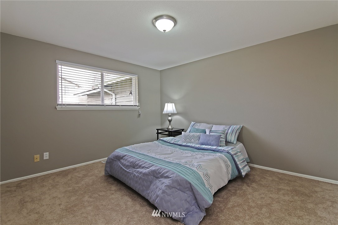 12103 Gibson Road Everett, WA 98204 - Photo 10 of 19 Gallery Image 10