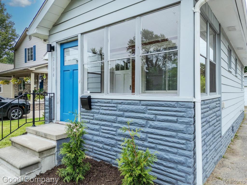 2104 Romeo Street Ferndale, MI 48220 - Photo 2 of 26