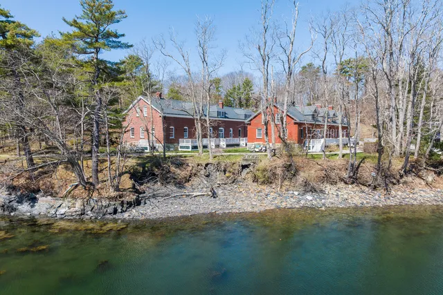 $875,000 | 6 Quartermaster Court, Portland, ME 04109