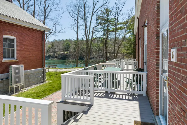 $875,000 | 6 Quartermaster Court, Portland, ME 04109