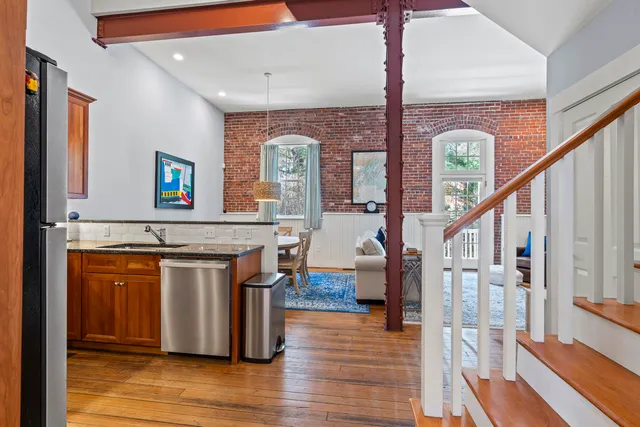 $875,000 | 6 Quartermaster Court, Portland, ME 04109