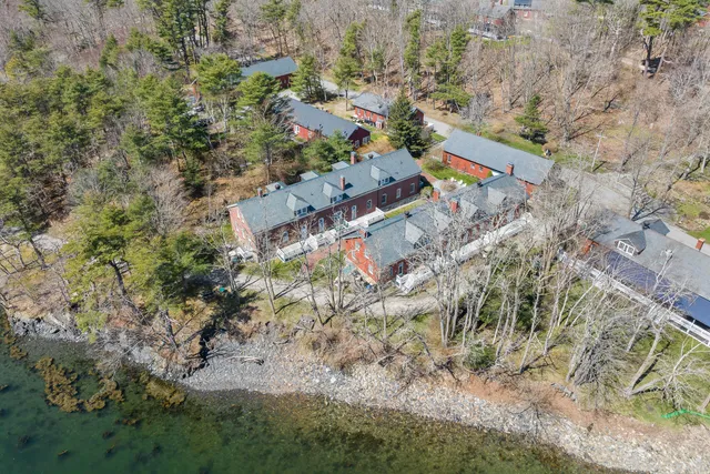 $875,000 | 6 Quartermaster Court, Portland, ME 04109