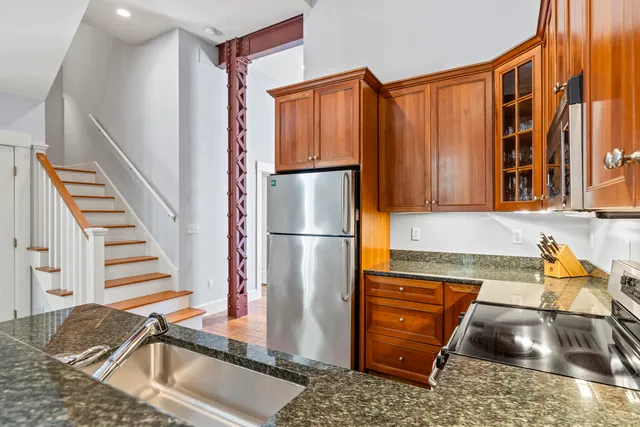 $875,000 | 6 Quartermaster Court, Portland, ME 04109