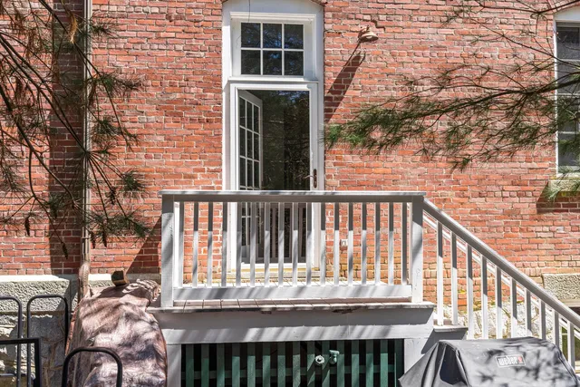 $875,000 | 6 Quartermaster Court, Portland, ME 04109