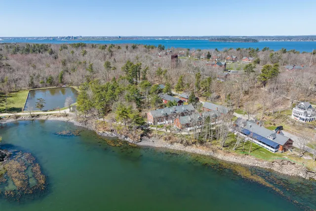 $875,000 | 6 Quartermaster Court, Portland, ME 04109