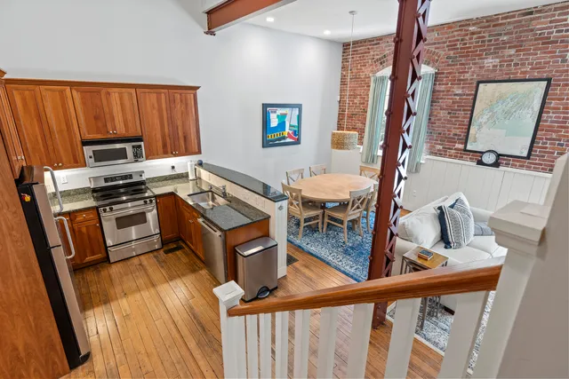 $875,000 | 6 Quartermaster Court, Portland, ME 04109