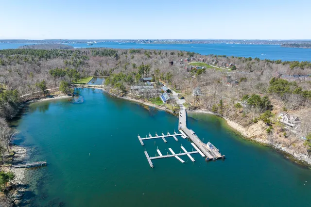 $875,000 | 6 Quartermaster Court, Portland, ME 04109