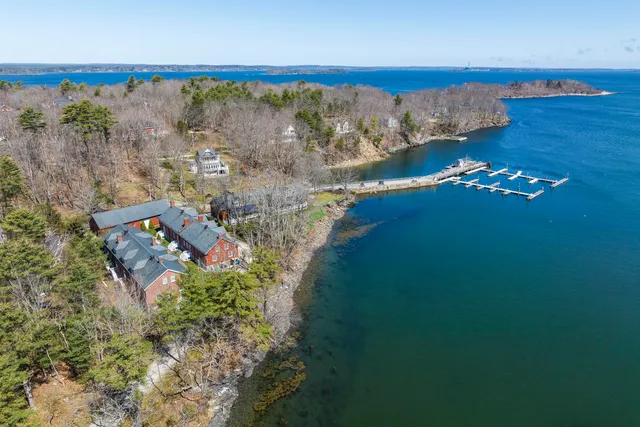 $875,000 | 6 Quartermaster Court, Portland, ME 04109
