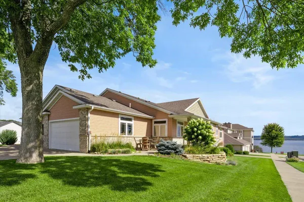 $679,900 | 1329 South Oak Street, Lake City, MN 55041