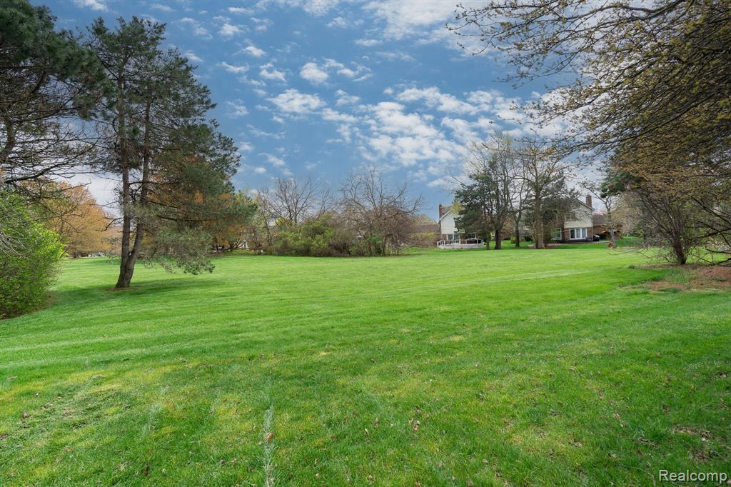 1643 Hillside Lane Rochester Hills, MI 48307 - Photo 4 of 48