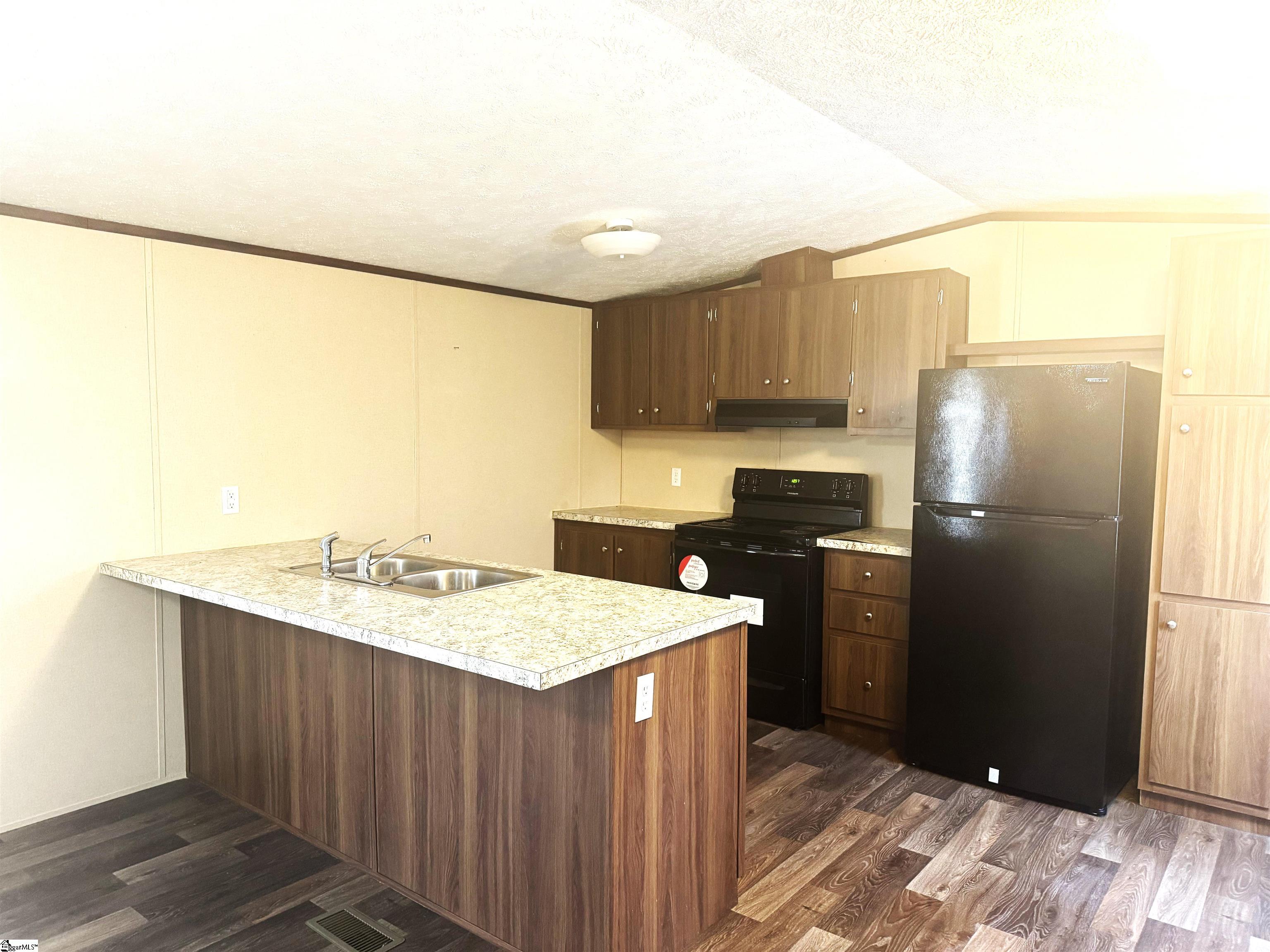 402 Railroad Street Union, SC 29379 - Photo 7 of 15