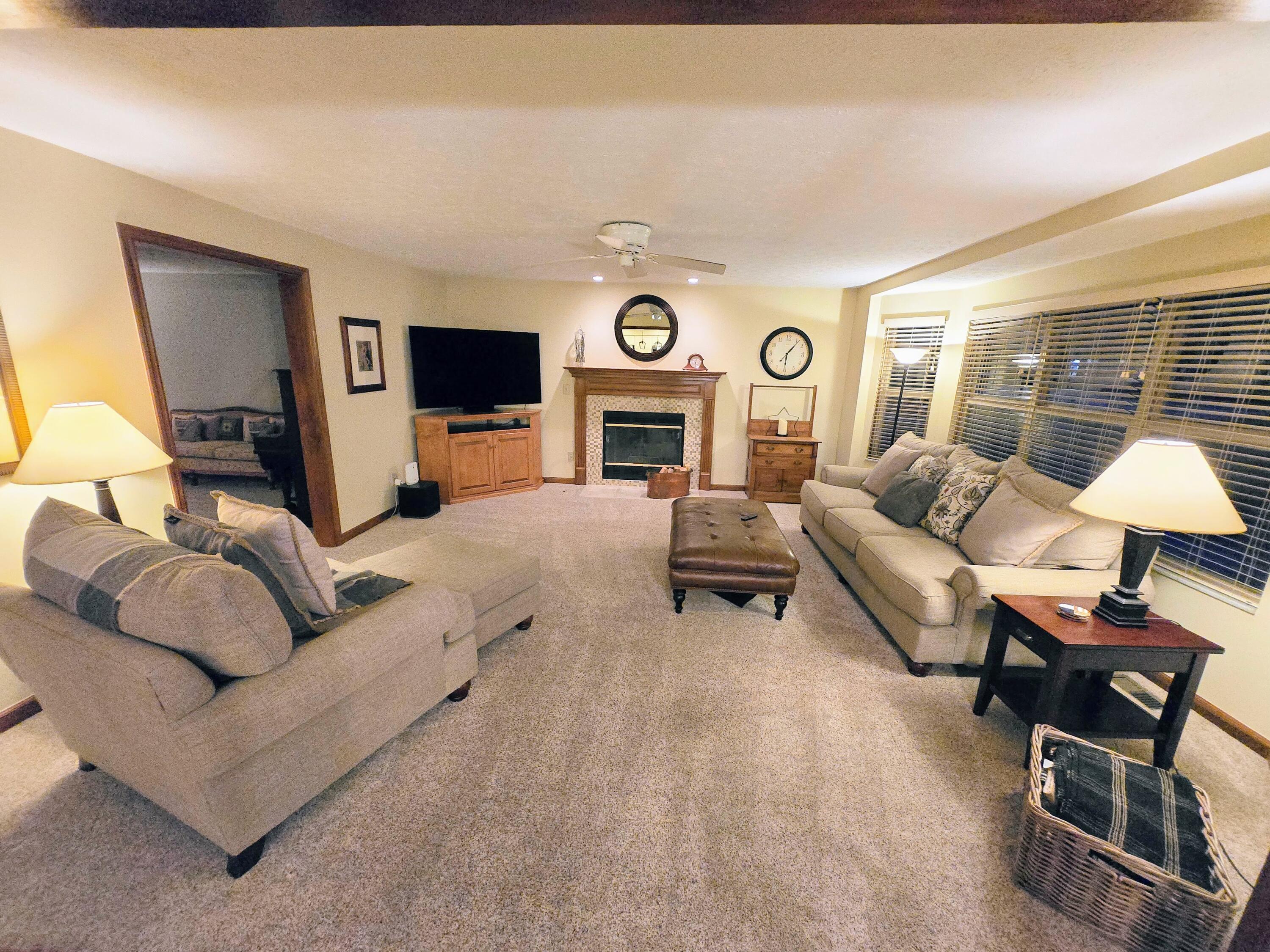 7912 Pinehill Road Lewis Center, OH 43035 - Photo 6 of 28 24 Family Room 1