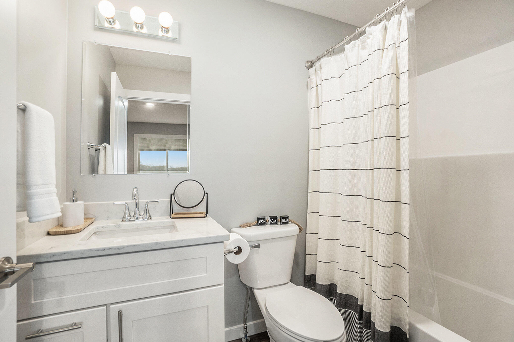 887 Rex Street Fremont, MI 49412 - Photo 9 of 19 012_dsc04305_511