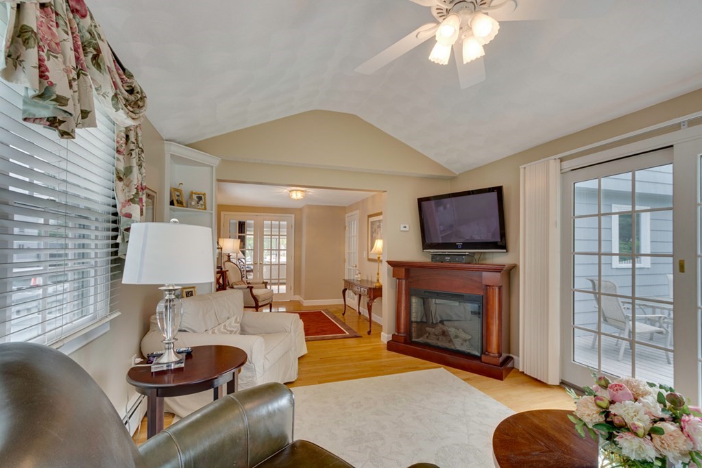 8 Frances Road Woburn, MA 01801 - Photo 13 of 33