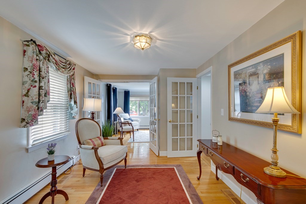 8 Frances Road Woburn, MA 01801 - Photo 10 of 33