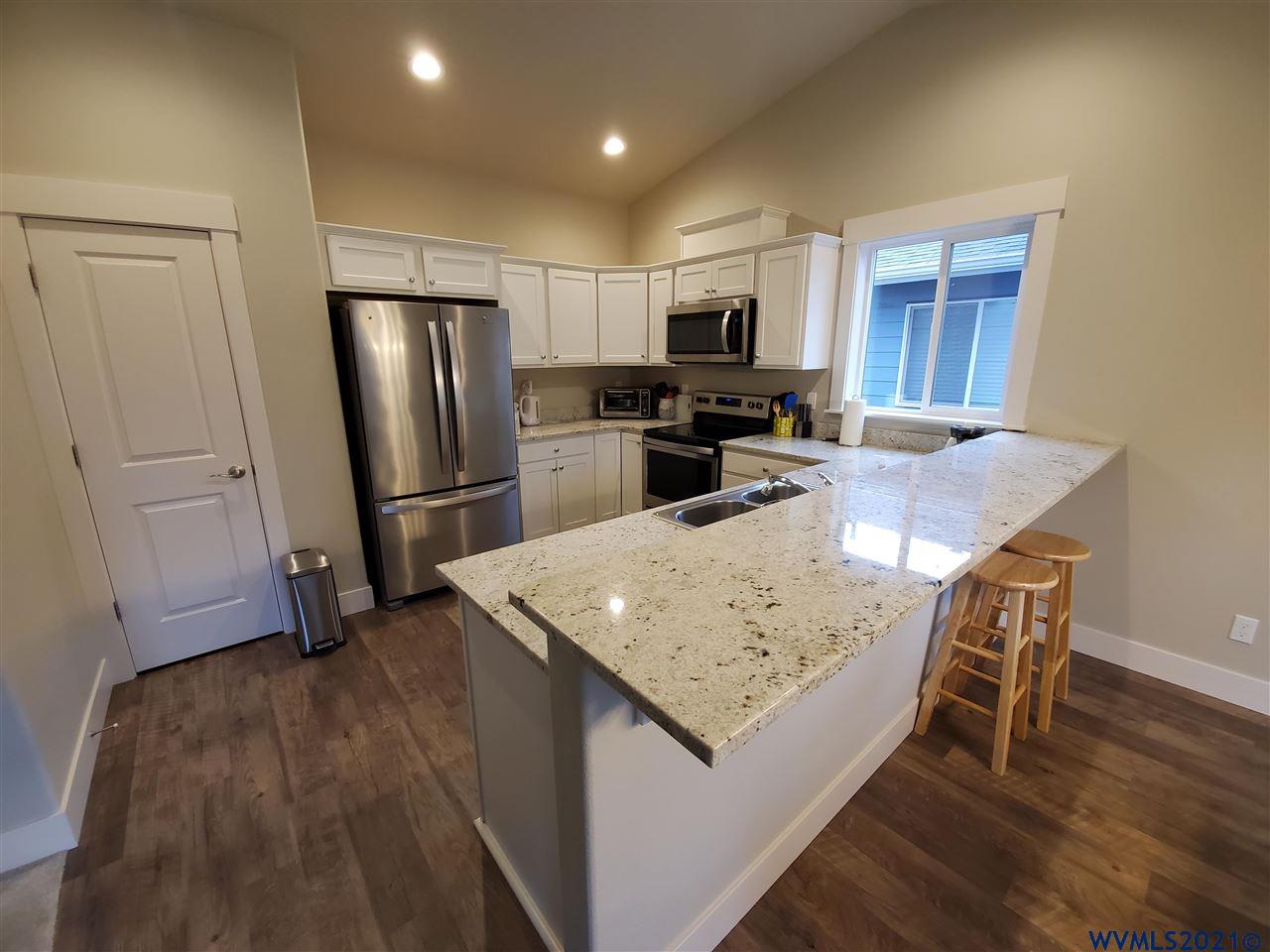 997 Walker Road Lebanon, OR 97355 - Photo 4 of 19