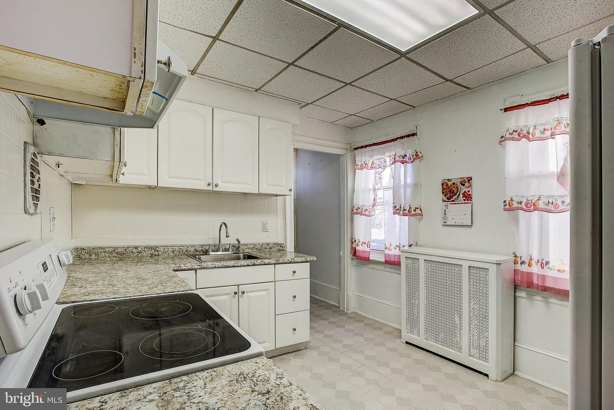 19 Perdicaris Place Trenton, NJ 08618 - Photo 12 of 35 Gallery Image 12