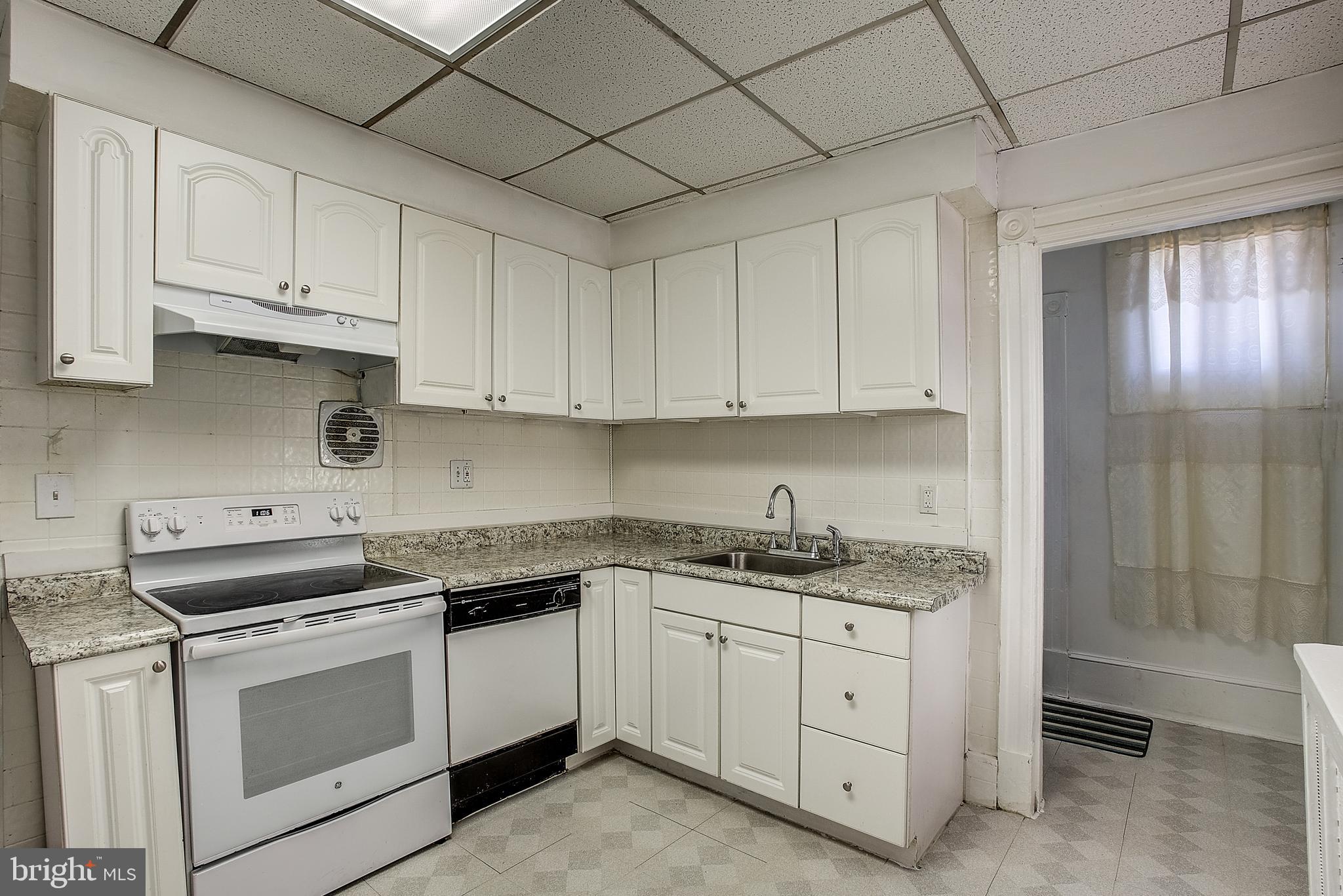 19 Perdicaris Place Trenton, NJ 08618 - Photo 10 of 35 Gallery Image 10