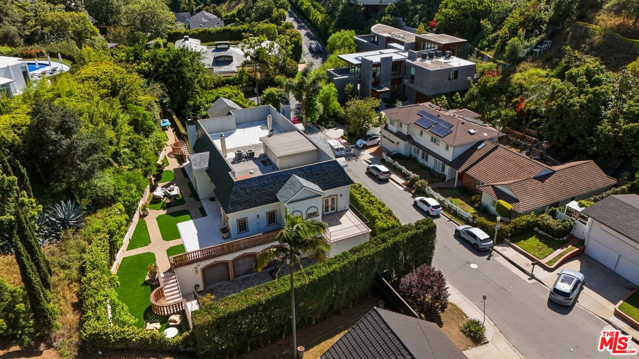 900 Chantilly Road Los Angeles, CA 90077 - Photo 31 of 46