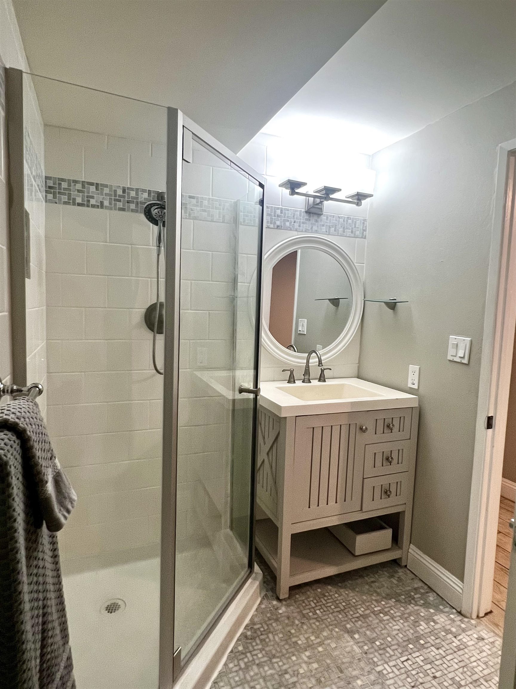 2747 South Kihei Road, Unit B101 Kihei, HI 96753 - Photo 23 of 38 a bedroom with a bed and a mirror