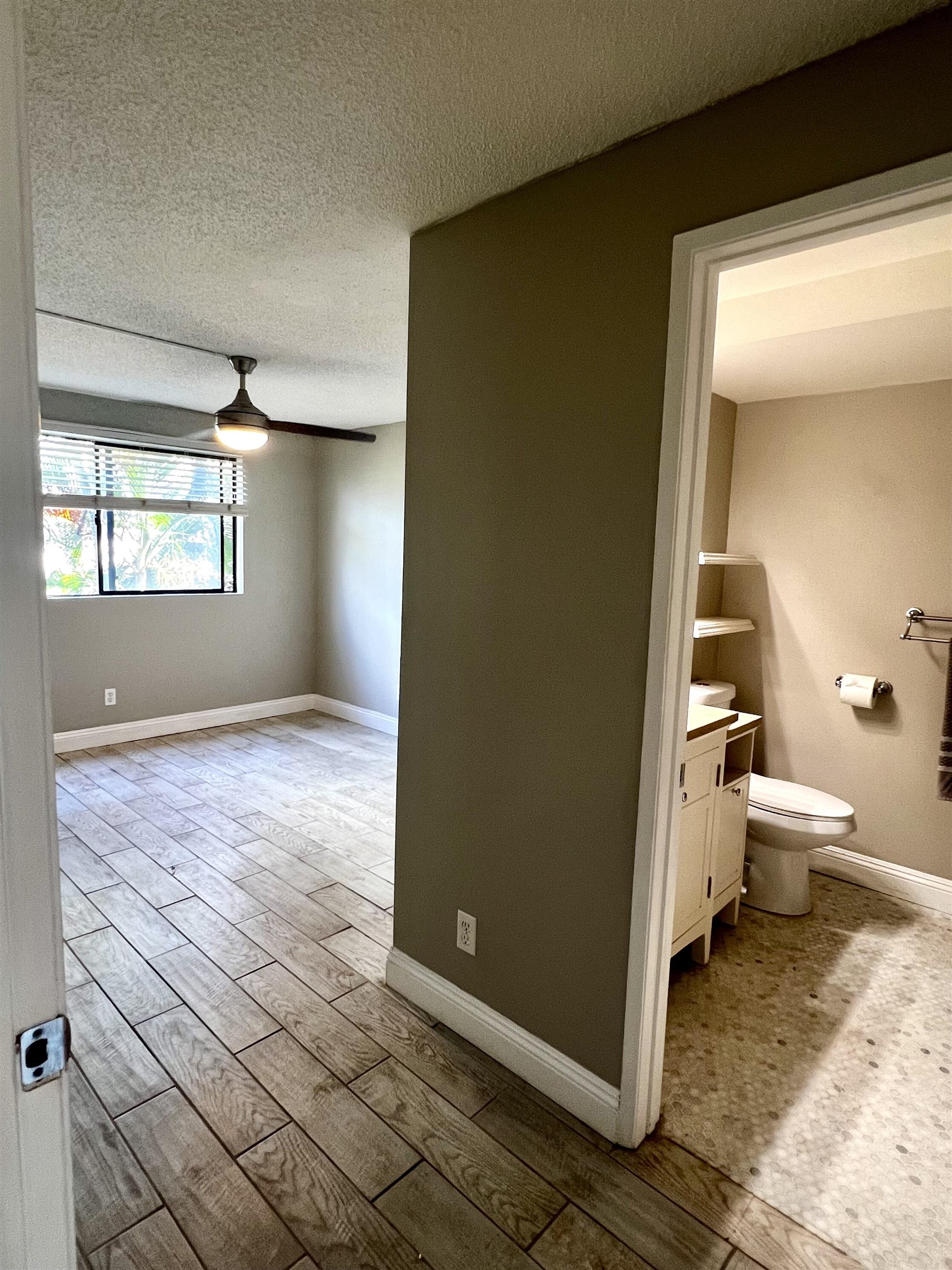 2747 South Kihei Road, Unit B101 Kihei, HI 96753 - Photo 10 of 38 a bathroom with a sink and a toilet