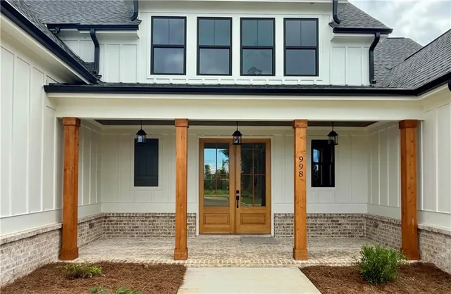 $869,900 | 141 Palisade Drive, Rydal, GA 30171