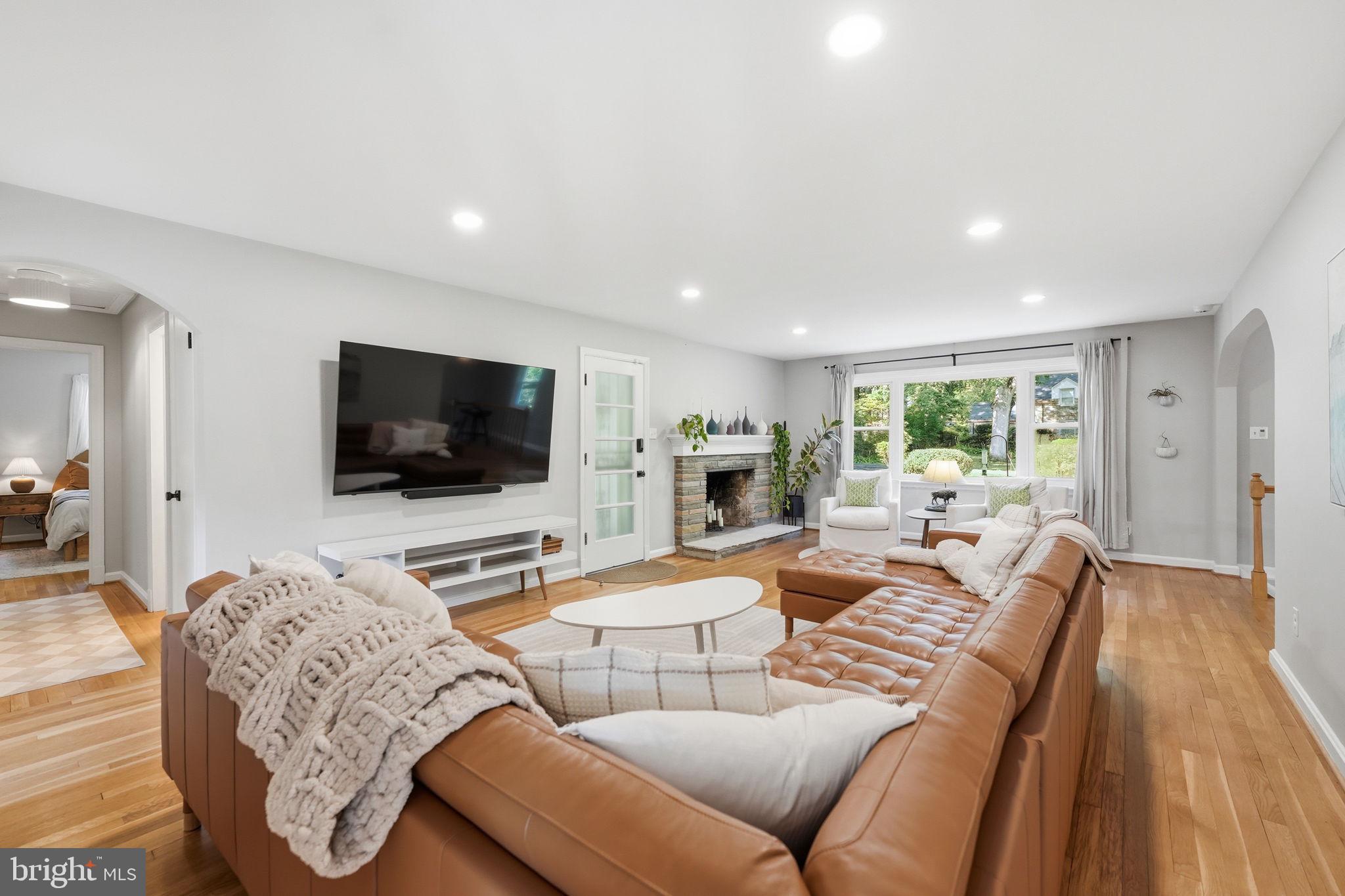 6451 Sleepy Ridge Road Falls Church, VA 22042 - Photo 4 of 50 Gallery Image 4