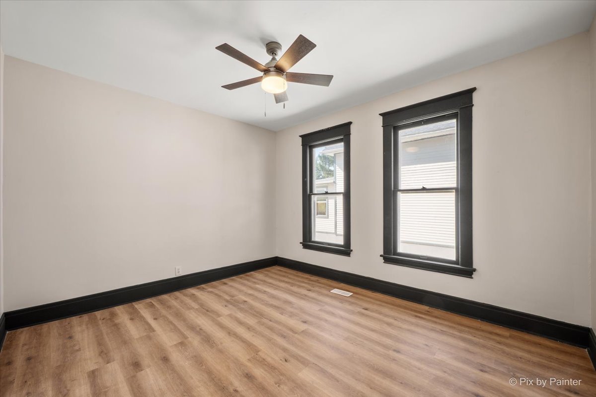 468 Locust Street Elgin, IL 60123 - Photo 20 of 53 Gallery Image 20