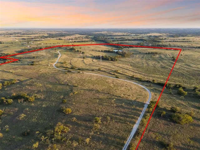 a view of a red and white sky view